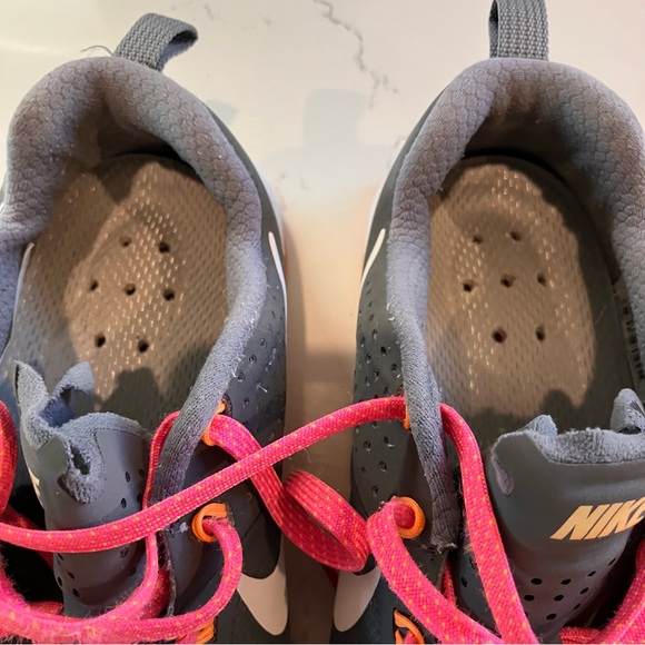 Nike Women's Size 9 Metcon 1 Flywire Trainer Shoes Black White 813101-004 - Picture 11 of 11